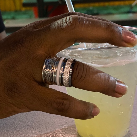 Meet your Posher, Just jabs - Picture 4 of 9